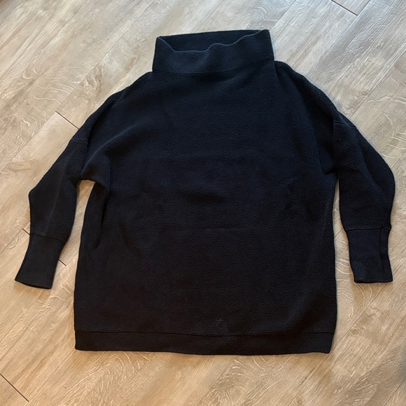 Free People Sweaters - Free People Black Ottoman Women’s Size Large Ptp 27”